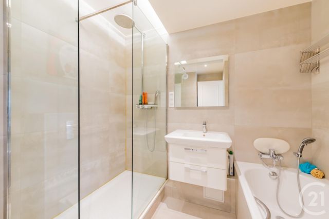 Appartement F7 à vendre - 5 pièces - 104.0 m2 - PARIS - 75020 - ILE-DE-FRANCE - Century 21 Chorus Bastille Appartement F7 à vendre - 5 pièces - 104.0 m2 - PARIS - 75020 - ILE-DE-FRANCE - Century 21 Chorus Bastille