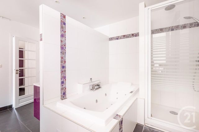 Appartement F3 à vendre - 3 pièces - 79.0 m2 - PARIS - 75011 - ILE-DE-FRANCE - Century 21 Chorus Bastille Appartement F3 à vendre - 3 pièces - 79.0 m2 - PARIS - 75011 - ILE-DE-FRANCE - Century 21 Chorus Bastille