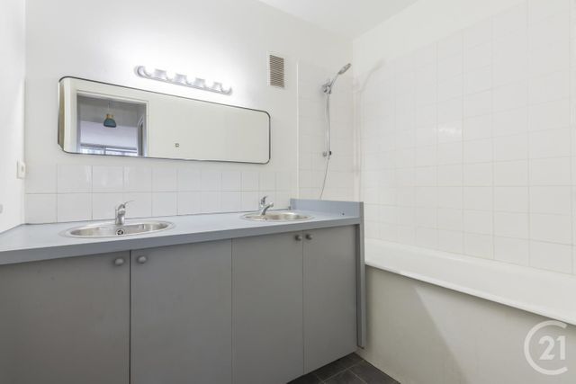 Afficher la photo en grand Appartement F2 à vendre - 2 pièces - 57.3 m2 - PARIS - 75011 - ILE-DE-FRANCE - Century 21 Chorus Bastille