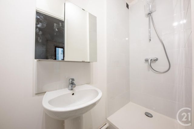 Afficher la photo en grand Appartement T2 à vendre - 2 pièces - 49.0 m2 - PARIS - 75011 - ILE-DE-FRANCE - Century 21 Chorus Bastille