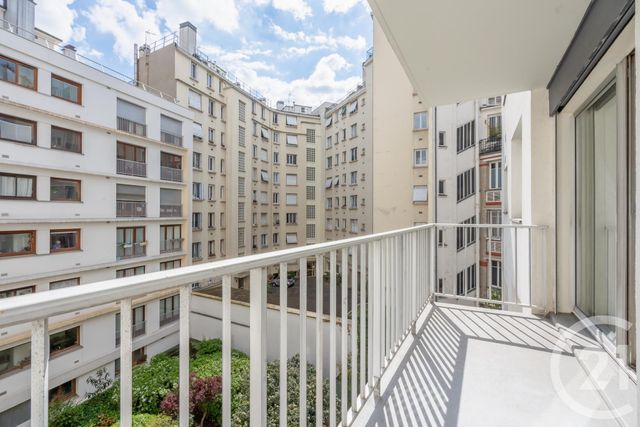 Appartement F2 à vendre - 2 pièces - 42.0 m2 - PARIS - 75011 - ILE-DE-FRANCE - Century 21 Chorus Bastille