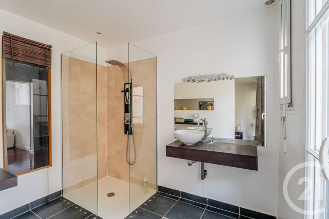 Afficher la photo en grand Appartement F2 bis à vendre - 2 pièces - 62.15 m2 - PARIS - 75011 - ILE-DE-FRANCE - Century 21 Chorus Bastille