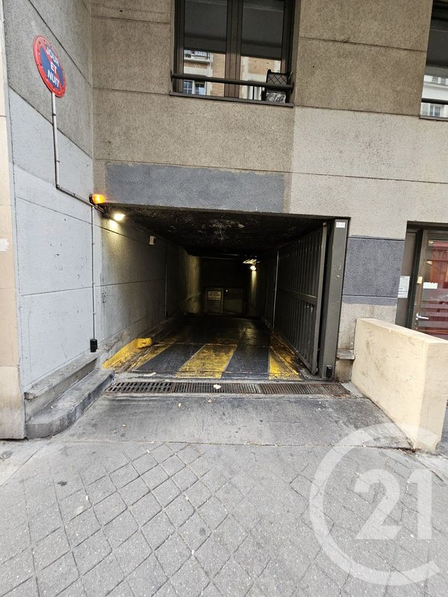 parking à vendre - 10.0 m2 - PARIS - 75011 - ILE-DE-FRANCE - Century 21 Chorus Bastille