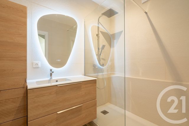 Appartement F2 à vendre - 2 pièces - 49.6 m2 - PARIS - 75011 - ILE-DE-FRANCE - Century 21 Chorus Bastille