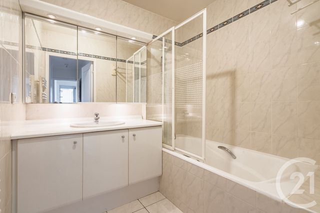 Appartement à vendre - 3 pièces - 65.27 m2 - PARIS - 75011 - ILE-DE-FRANCE - Century 21 Chorus Bastille