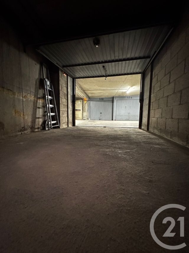 parking à vendre - 13.81 m2 - PARIS - 75011 - ILE-DE-FRANCE - Century 21 Chorus Bastille