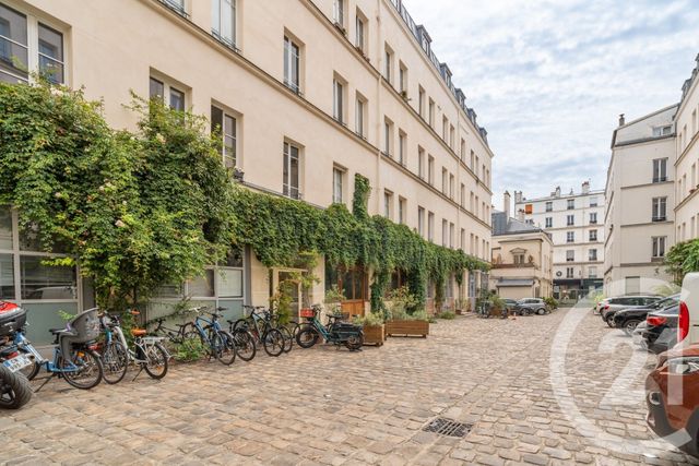 Appartement Atelier d'artiste à vendre - 2 pièces - 45.56 m2 - PARIS - 75011 - ILE-DE-FRANCE - Century 21 Chorus Bastille